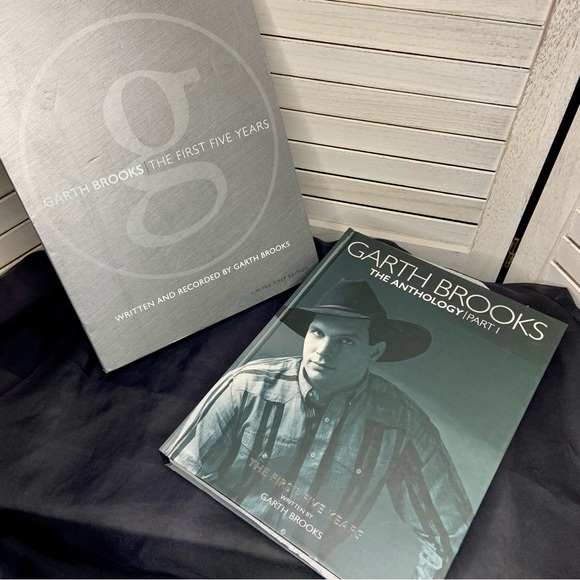 Garth Brooks The First Five Years Anthology Book and CD Disc Set Like New - Picture 1 of 12